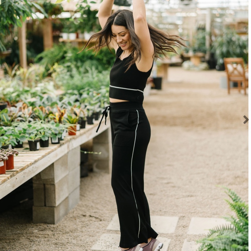 Zyia Black Piping Classy Jogger medium. Worn once. Did not put in dryer.